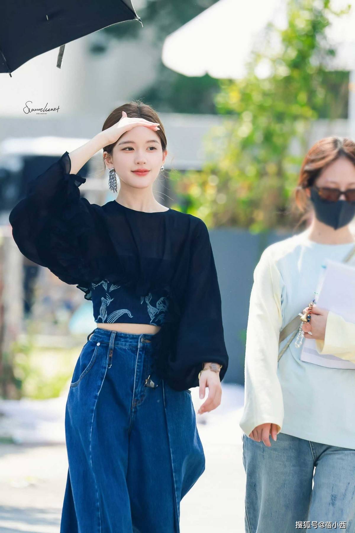 戴对称才好看果然时尚的尽头是国风开元棋牌试玩赵露思穿新中式耳环不(图3) 戴对称才好看果然时尚的尽头是国风开元棋牌试玩赵露思穿新中式耳环不(图3)