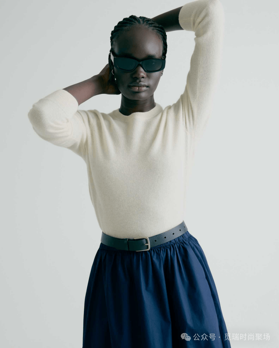 !2026穿搭新密码这样穿告别“老气”!开元棋牌app刷爆 Ins的天后羊绒造型(图6) !2026穿搭新密码这样穿告别“老气”!开元棋牌app刷爆 Ins的天后羊绒造型(图6)