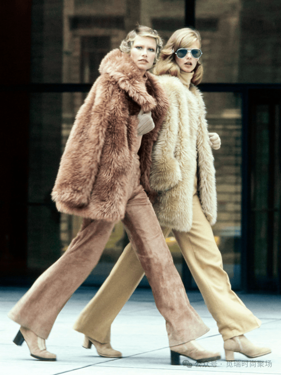 !2026穿搭新密码这样穿告别“老气”!开元棋牌app刷爆 Ins的天后羊绒造型(图11) !2026穿搭新密码这样穿告别“老气”!开元棋牌app刷爆 Ins的天后羊绒造型(图11)